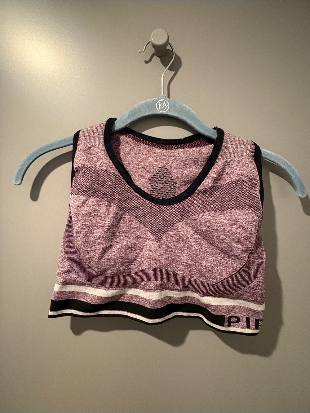 Seamless Purple Crop Tank Top